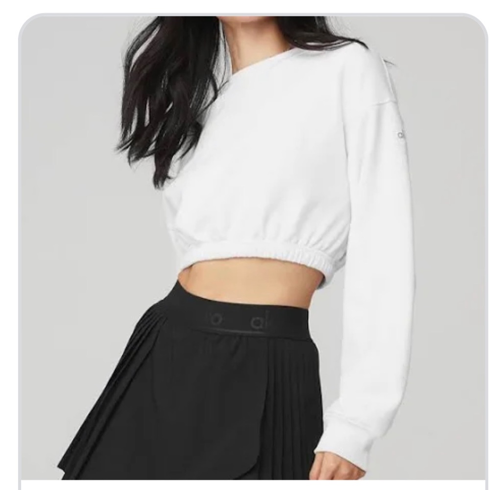 ALO yoga crew neck pullover.